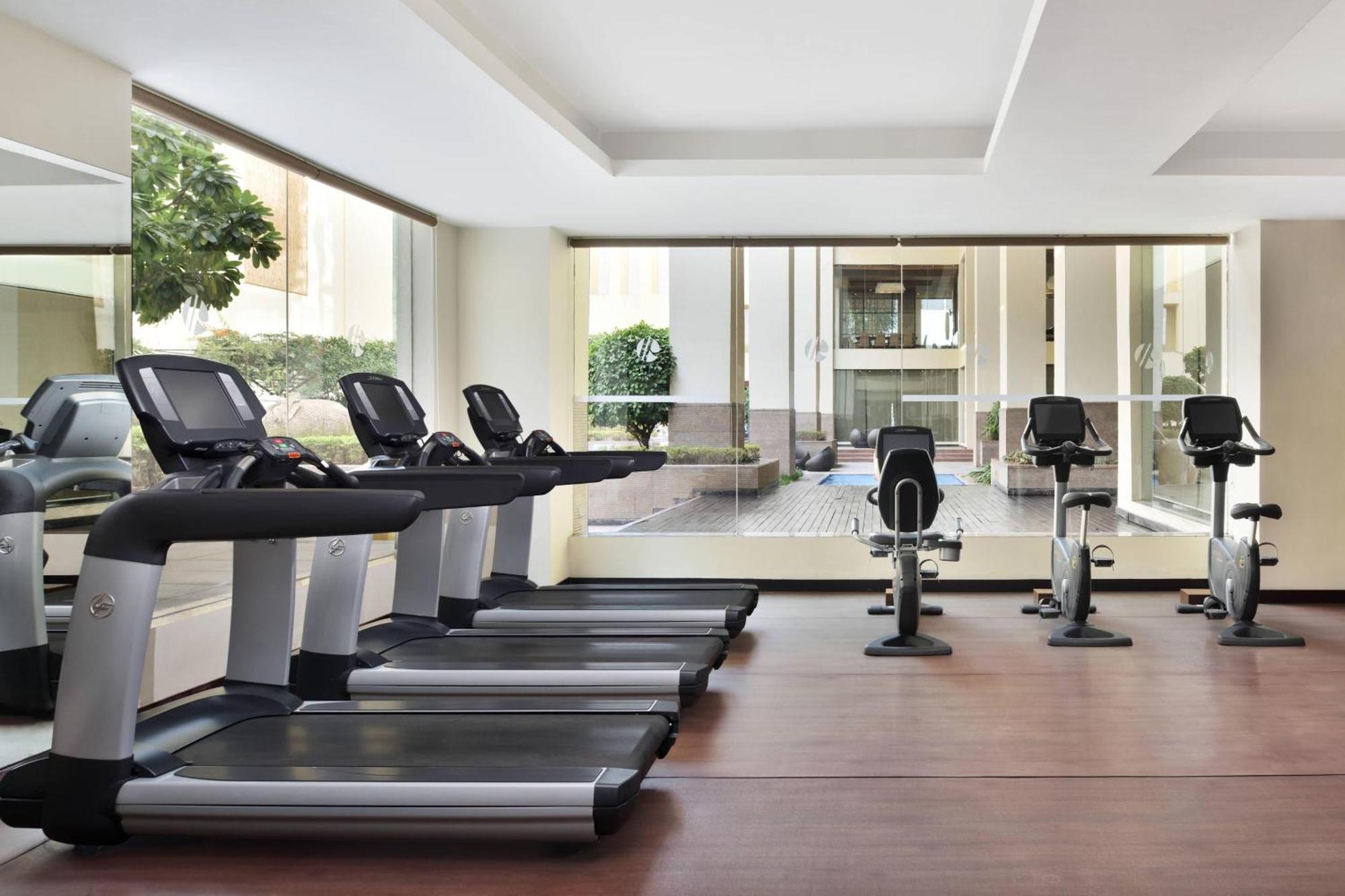 Jaipur Marriott Hotel Exteriér fotografie The gym at the hotel